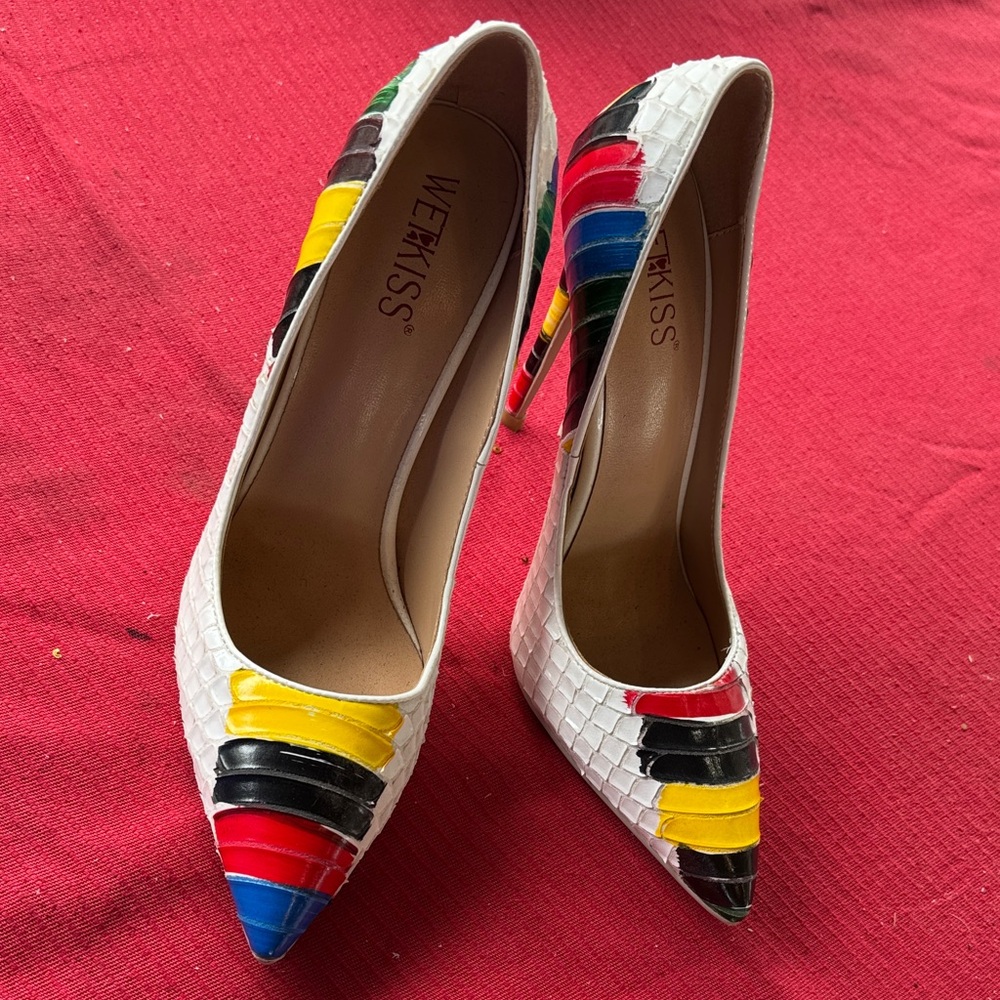 Kiss White Pointed Toe Pumps with Multicolor Stripes